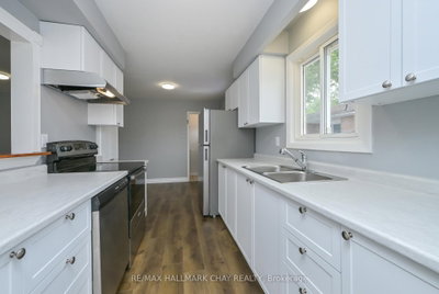 186 Beattie Avenue • New Tecumseth, ON photo 4