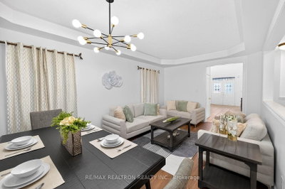 71 Timber Valley Avenue • Richmond Hill, ON photo 8