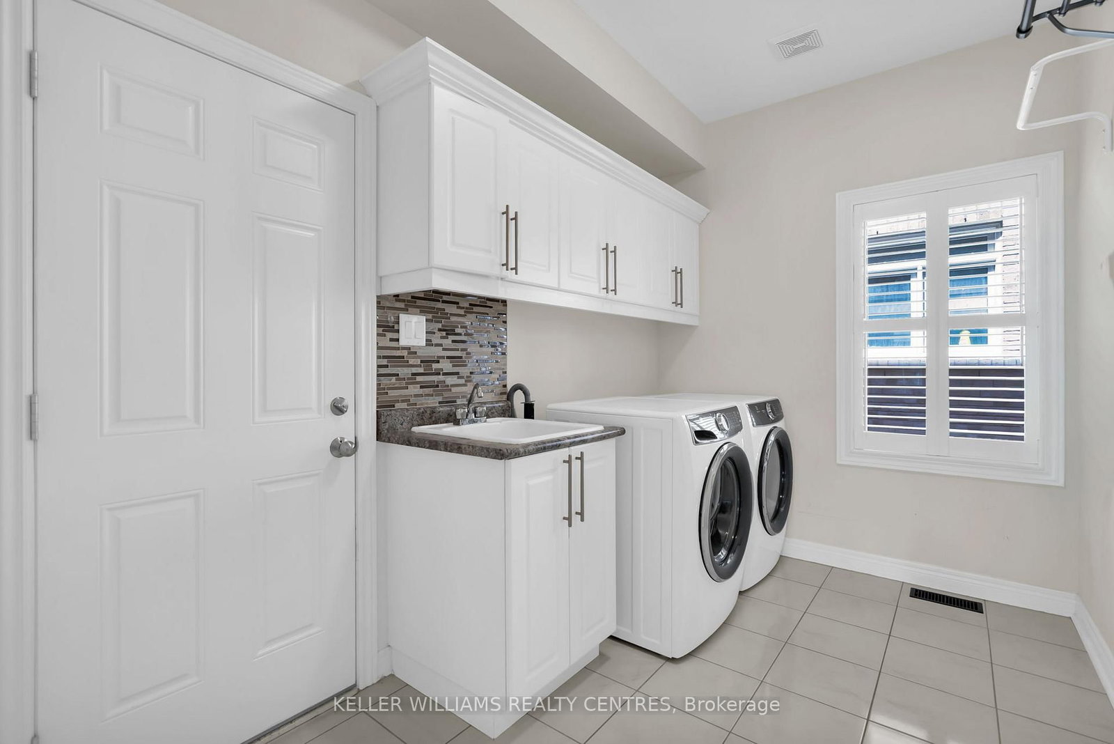 2 Jewelwing Court • Bradford West Gwillimbury, ON photo 12
