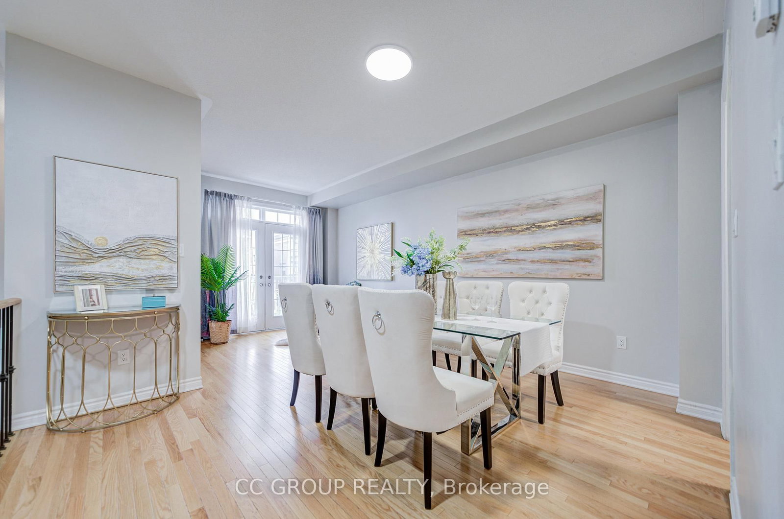 138 S Farooq Boulevard • Vaughan, ON photo 5
