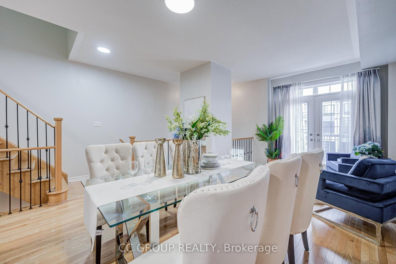 138 S Farooq Boulevard • Vaughan, ON photo 6