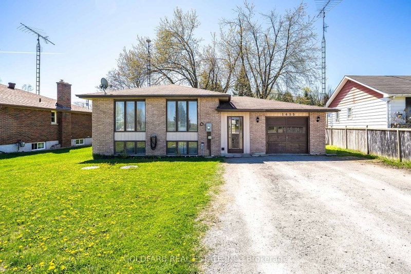 1635 Innisfil Beach Road