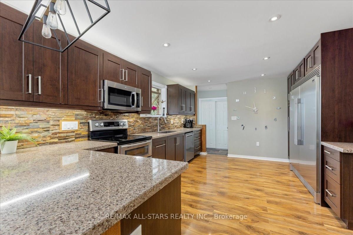 562 Catering Road • Georgina, ON photo 9