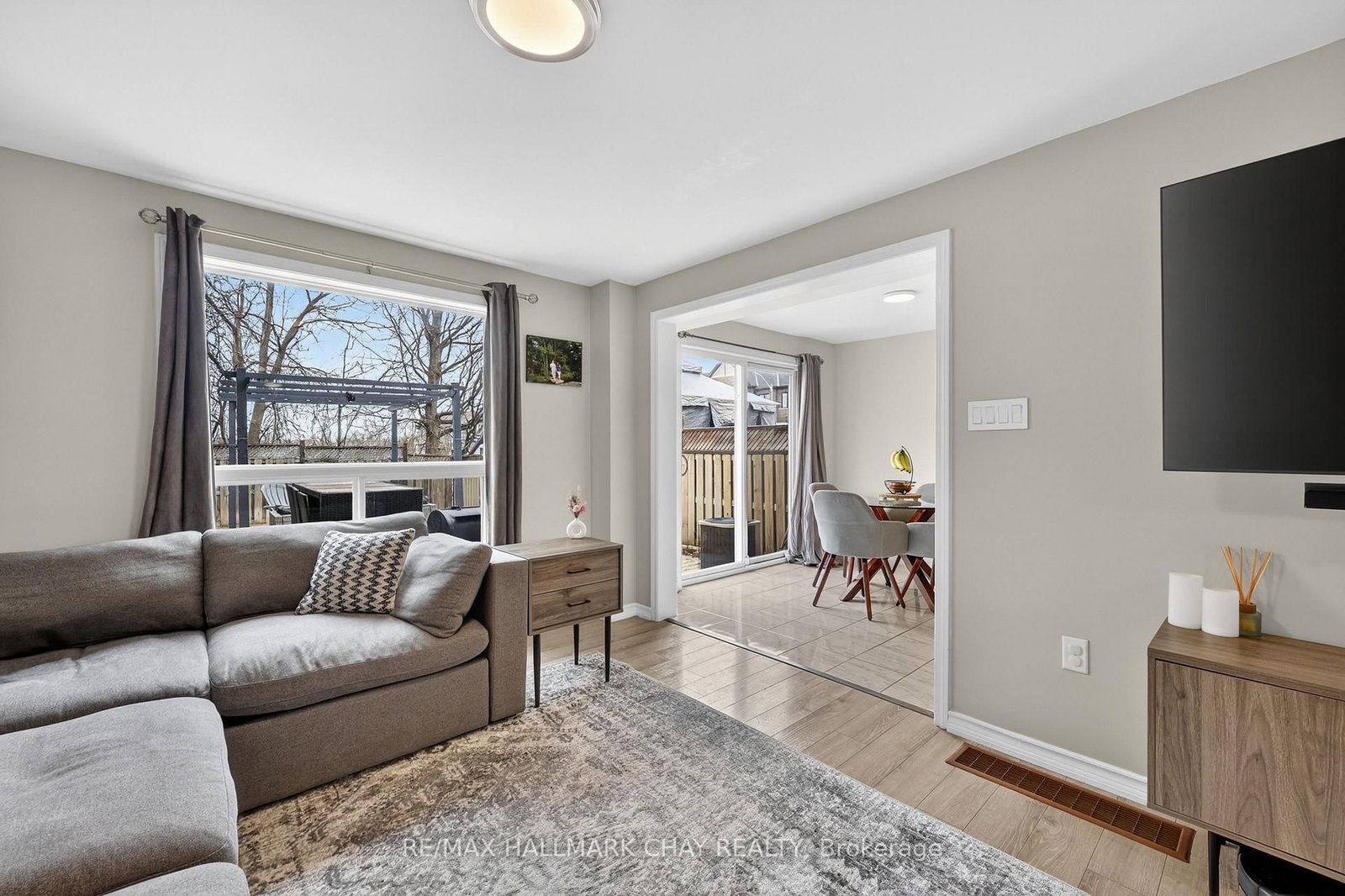 2057 Osbond Road • Innisfil, ON photo 9