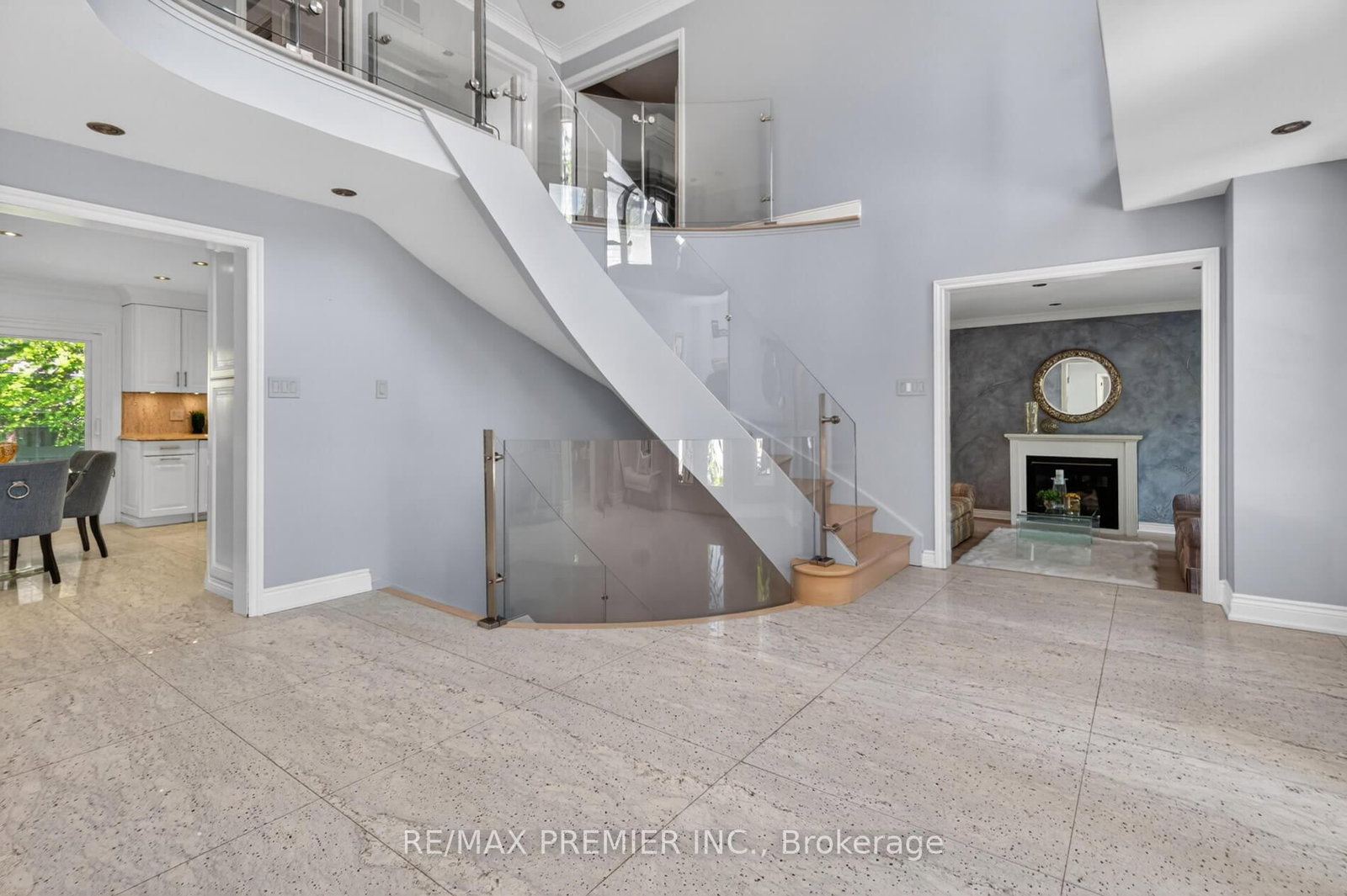 35 Lorengate Place • Vaughan, ON photo 4