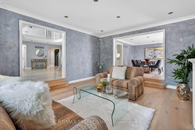 35 Lorengate Place • Vaughan, ON photo 5