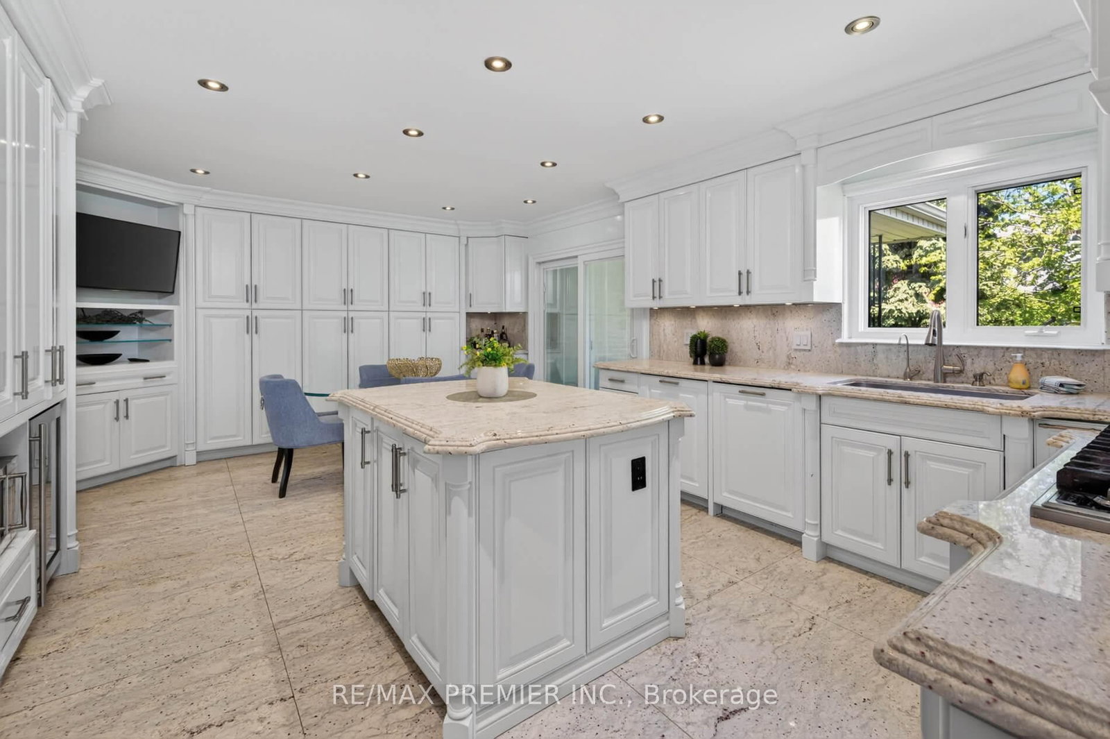 35 Lorengate Place • Vaughan, ON photo 9