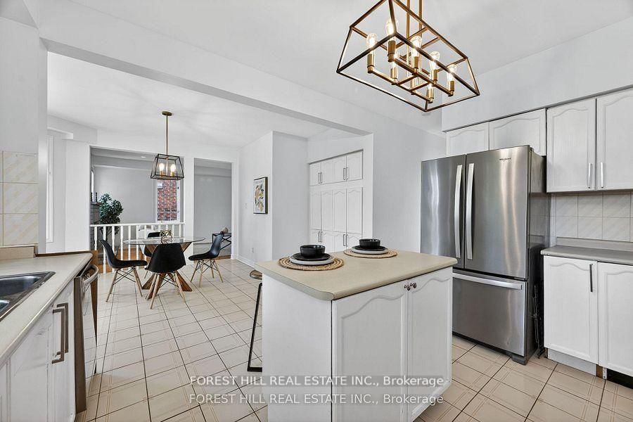 2 Regent Street • Richmond Hill, ON photo 10