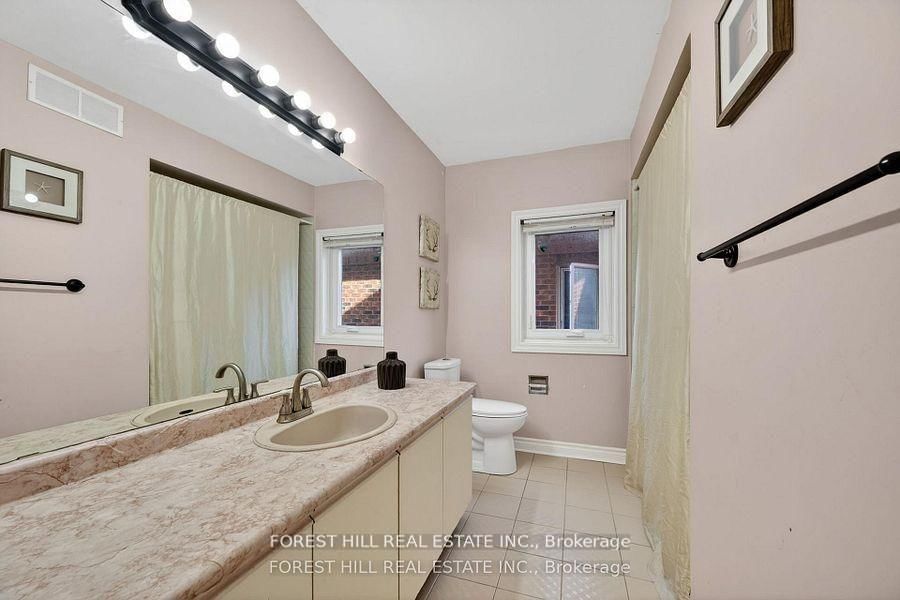 2 Regent Street • Richmond Hill, ON photo 25