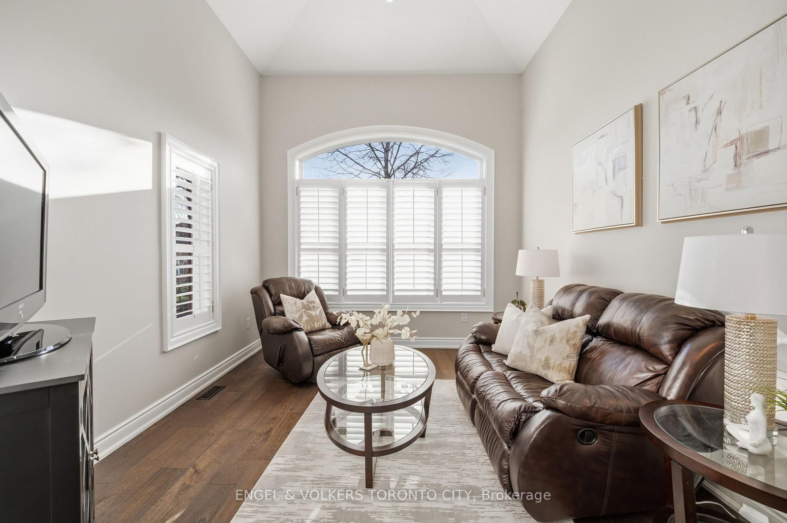 11 Aventura Crescent • Vaughan, ON photo 5