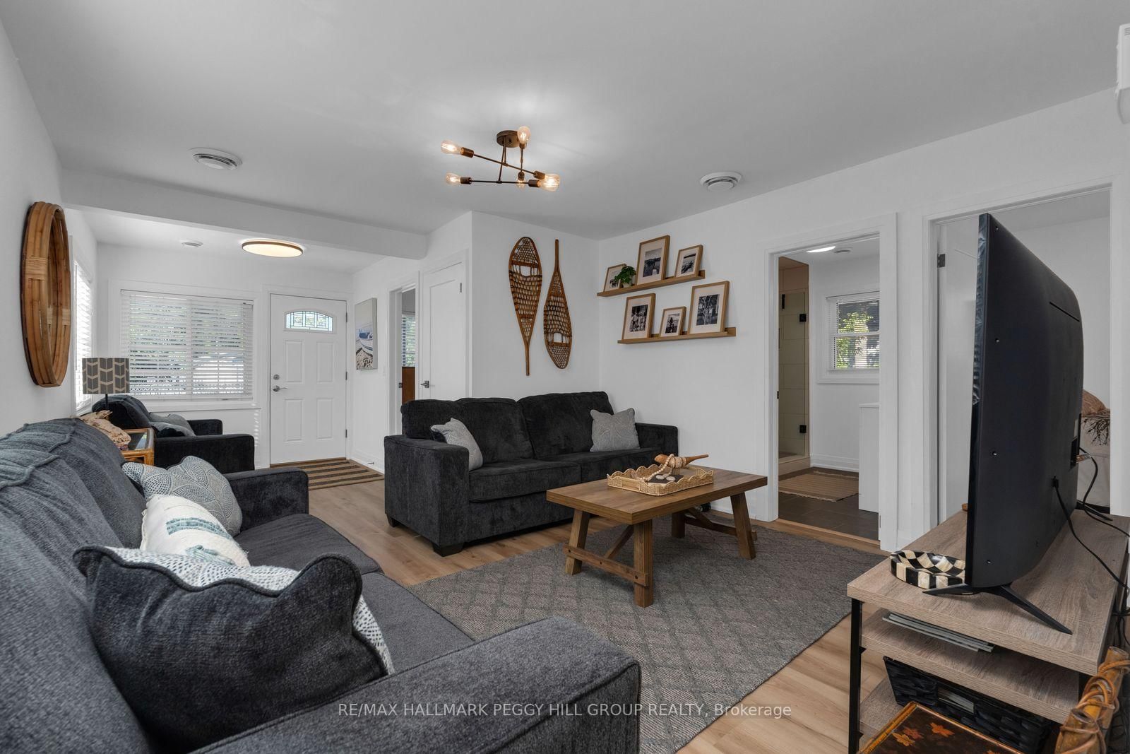 1015 Isabella Street • Innisfil, ON photo 4