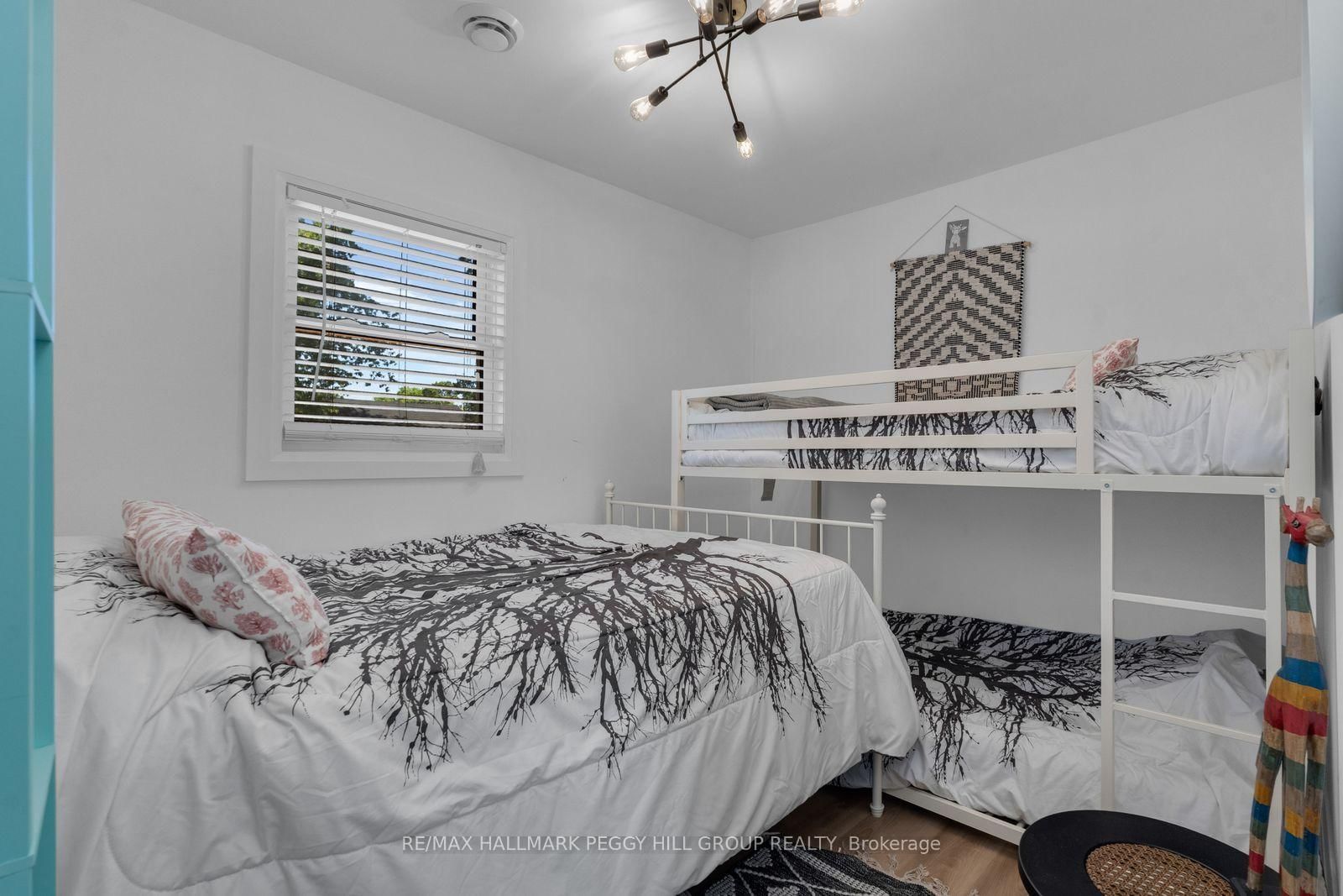 1015 Isabella Street • Innisfil, ON photo 9