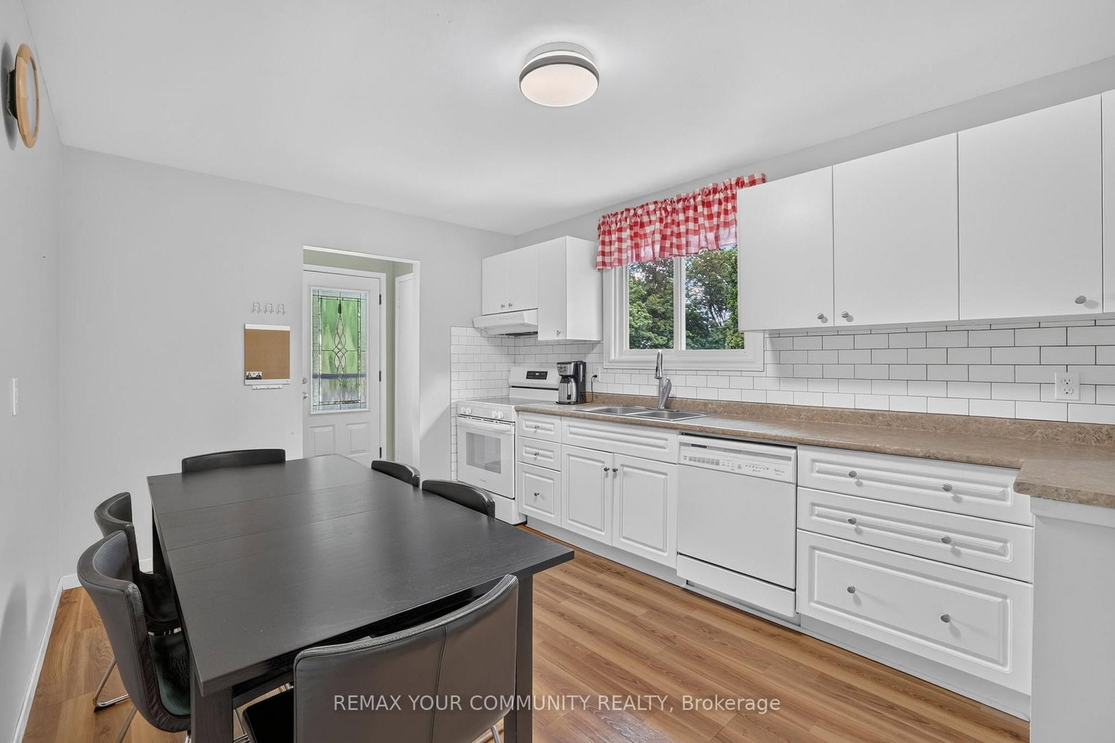 16 Zima Crescent • Bradford West Gwillimbury, ON photo 10