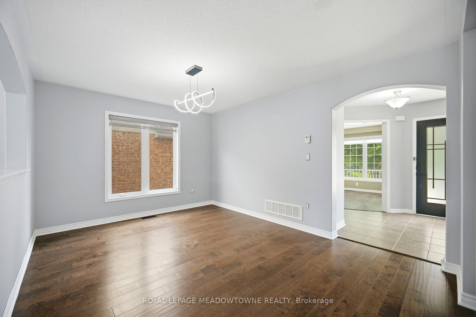 214 John W. Taylor Avenue W • New Tecumseth, ON photo 11