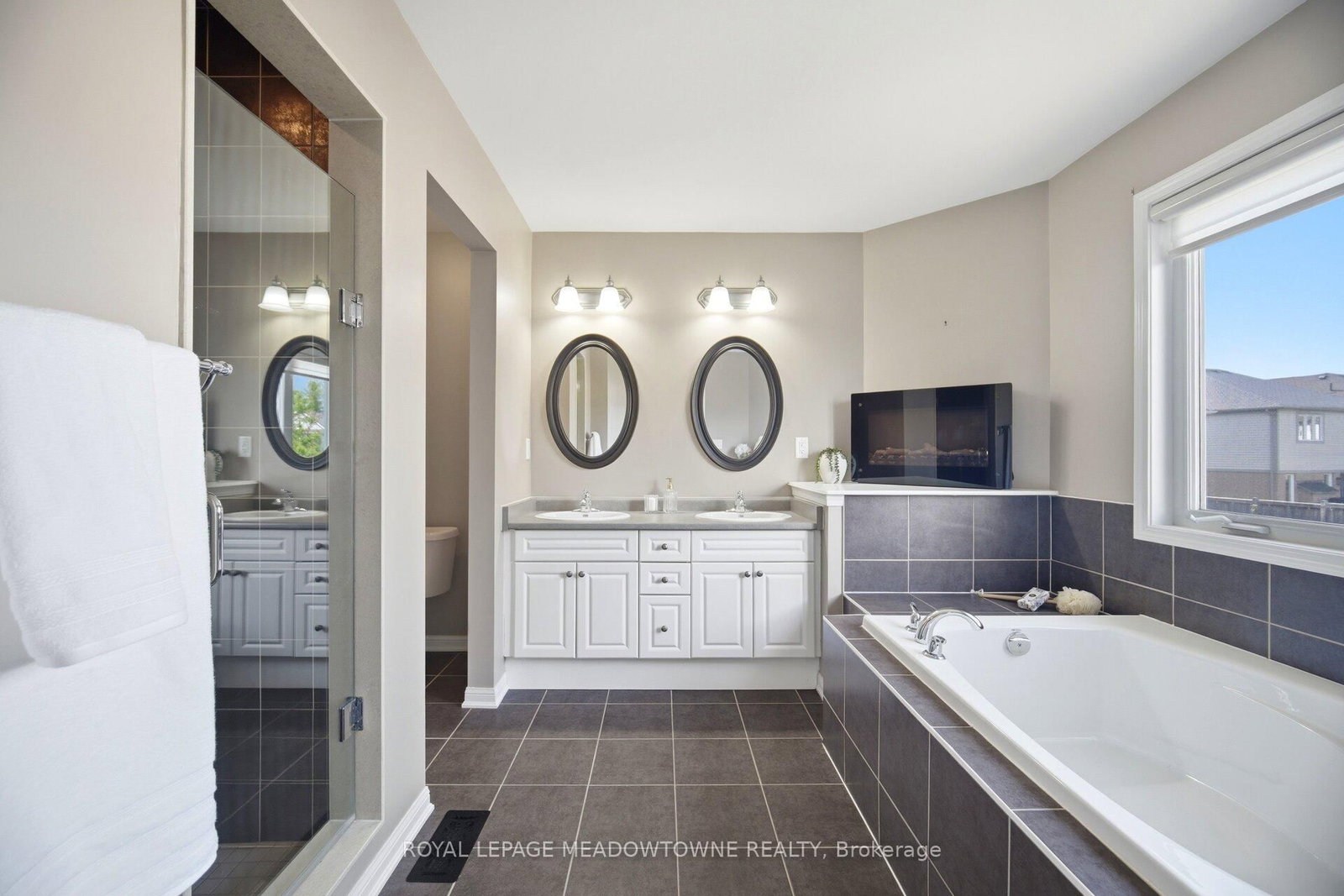 214 John W. Taylor Avenue W • New Tecumseth, ON photo 33