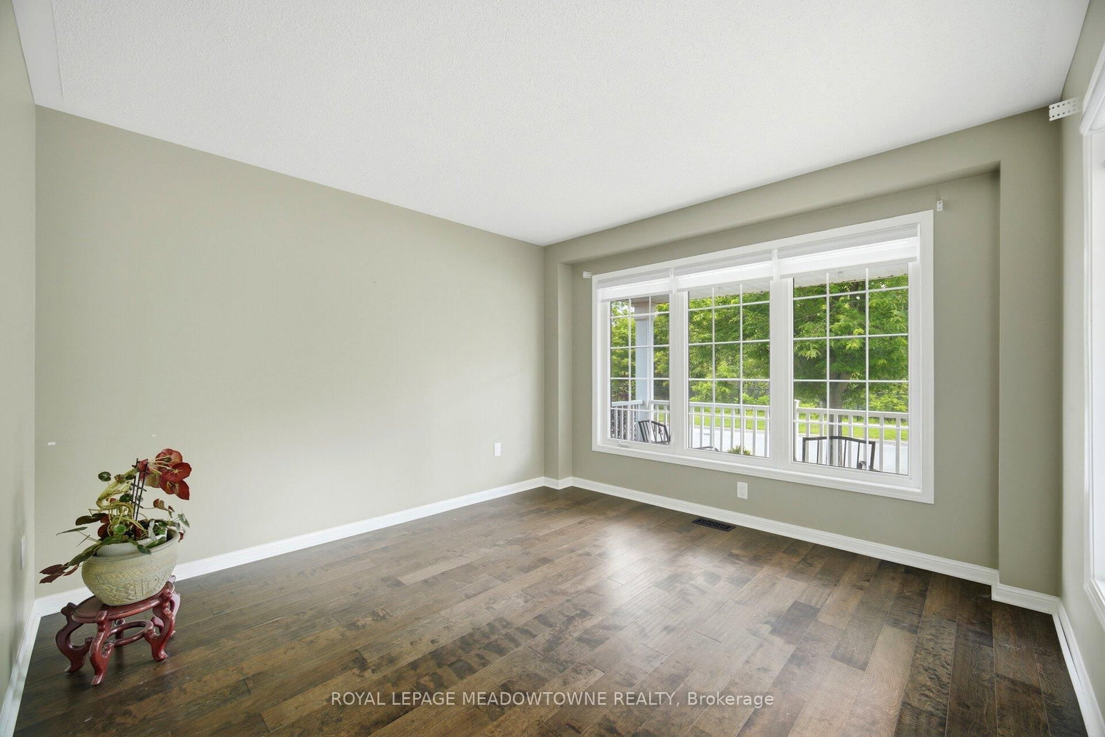 214 John W. Taylor Avenue W • New Tecumseth, ON photo 8
