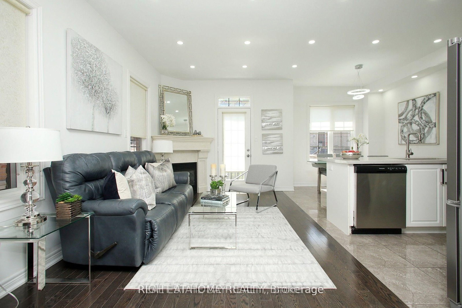 25 Sibella Way • Vaughan, ON photo 2