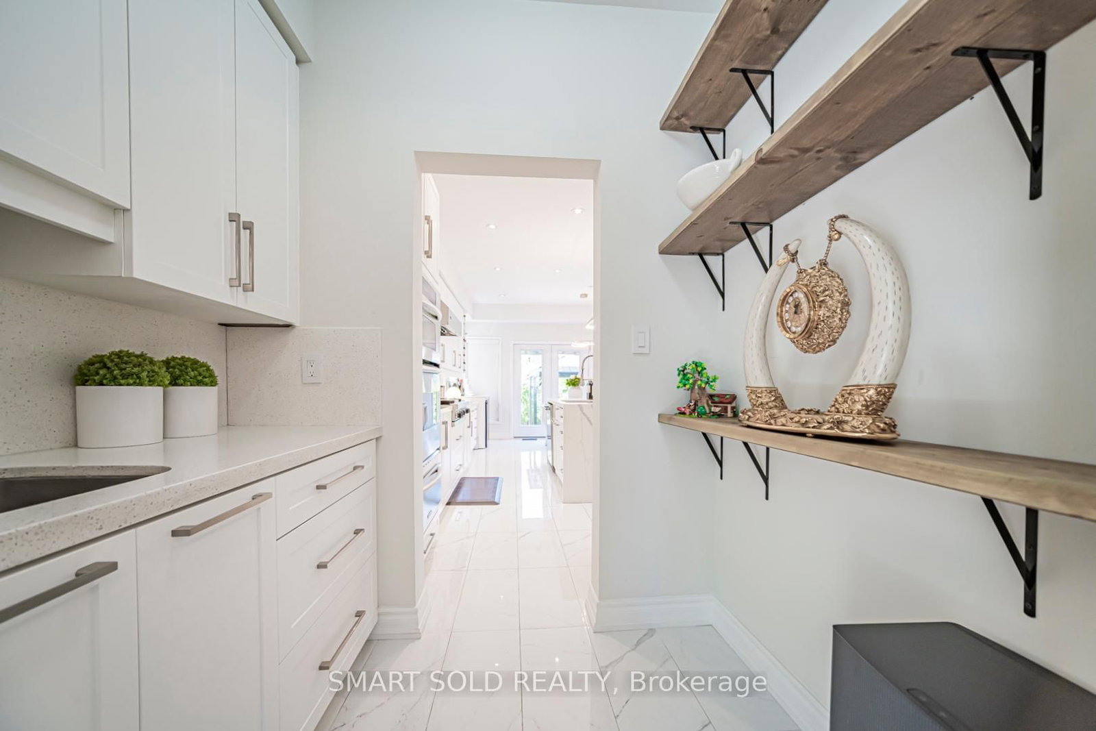 8 Gordon Weeden Road • Markham, ON photo 11