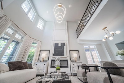 8 Gordon Weeden Road • Markham, ON photo 5