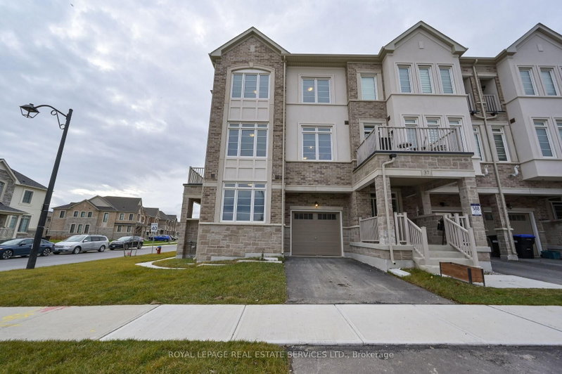 2 Paisley Drive, Bradford West Gwillimbury