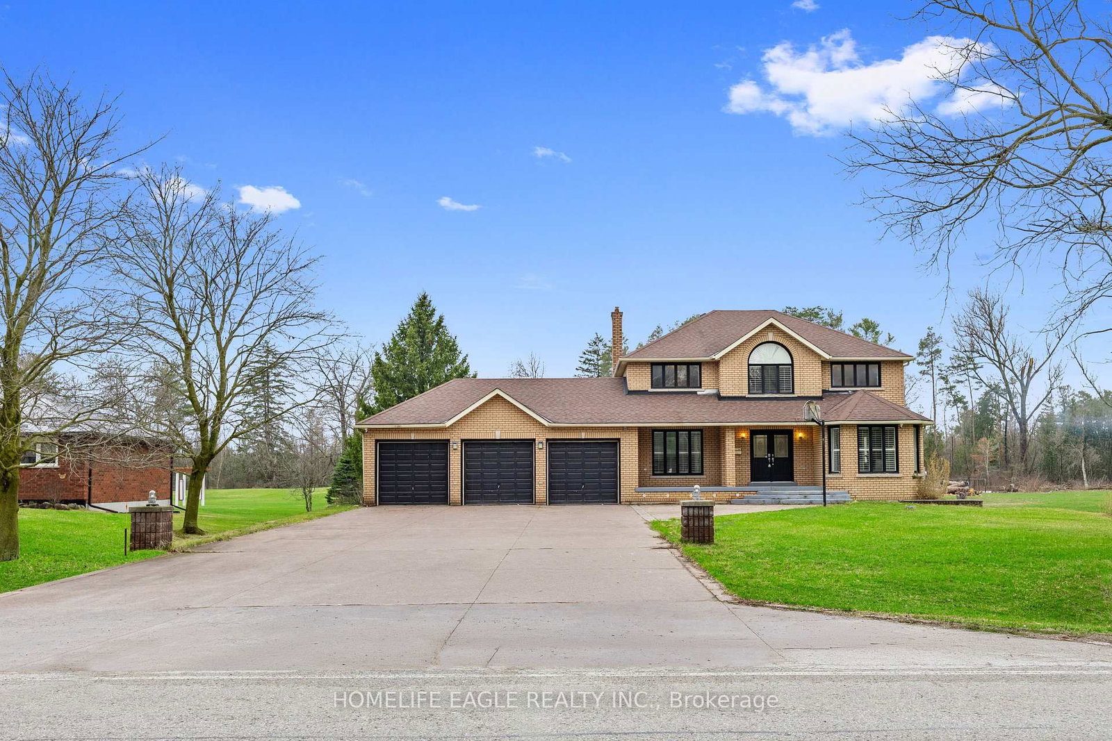 20286 Yonge Street • East Gwillimbury, ON photo 1