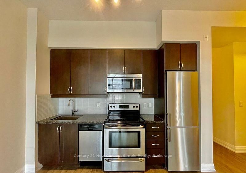 home for lease on 623-8763 Bayview Avenue