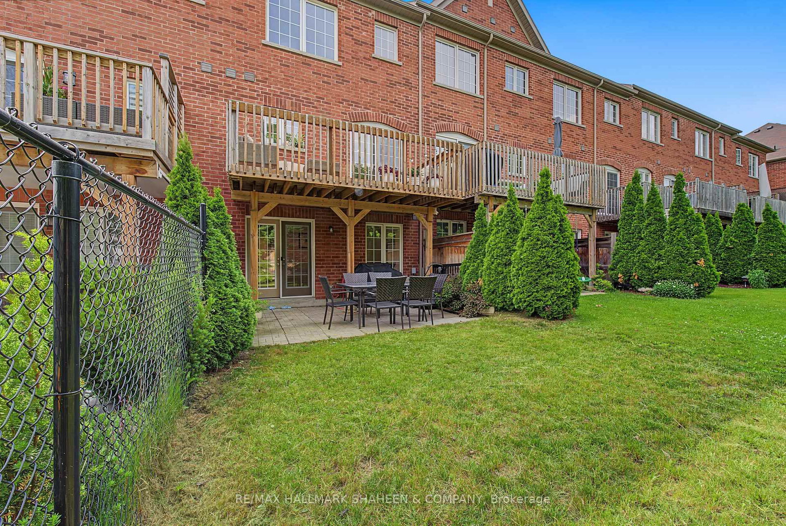 211 Appleton Court • Newmarket, ON photo 38