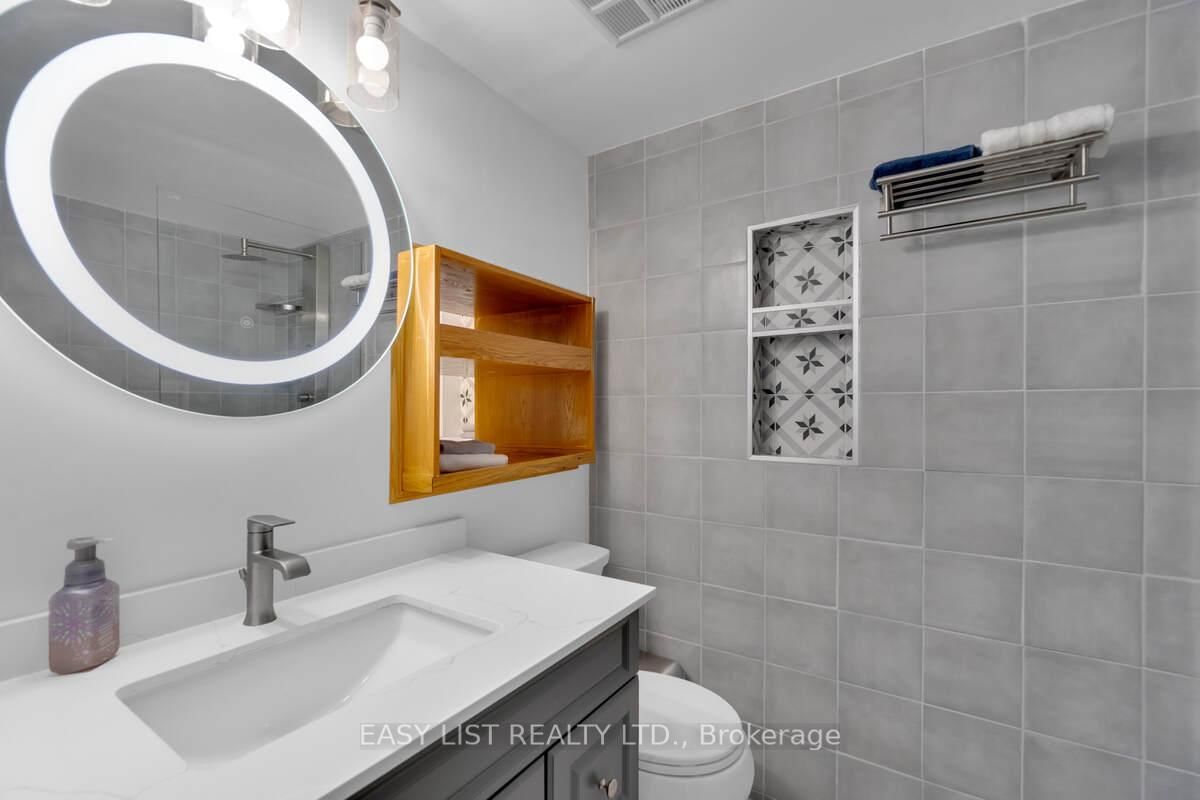 20 W Harding Boulevard • #810 • Richmond Hill, ON photo 18