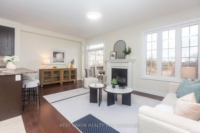 31 E Bernbridge Road • Markham, ON photo 5