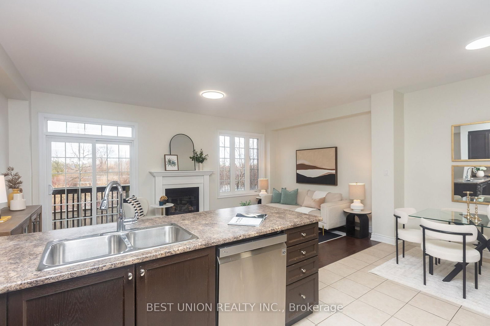 31 E Bernbridge Road • Markham, ON photo 6