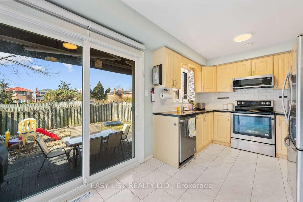 109 Whitney Place • Vaughan, ON photo 10