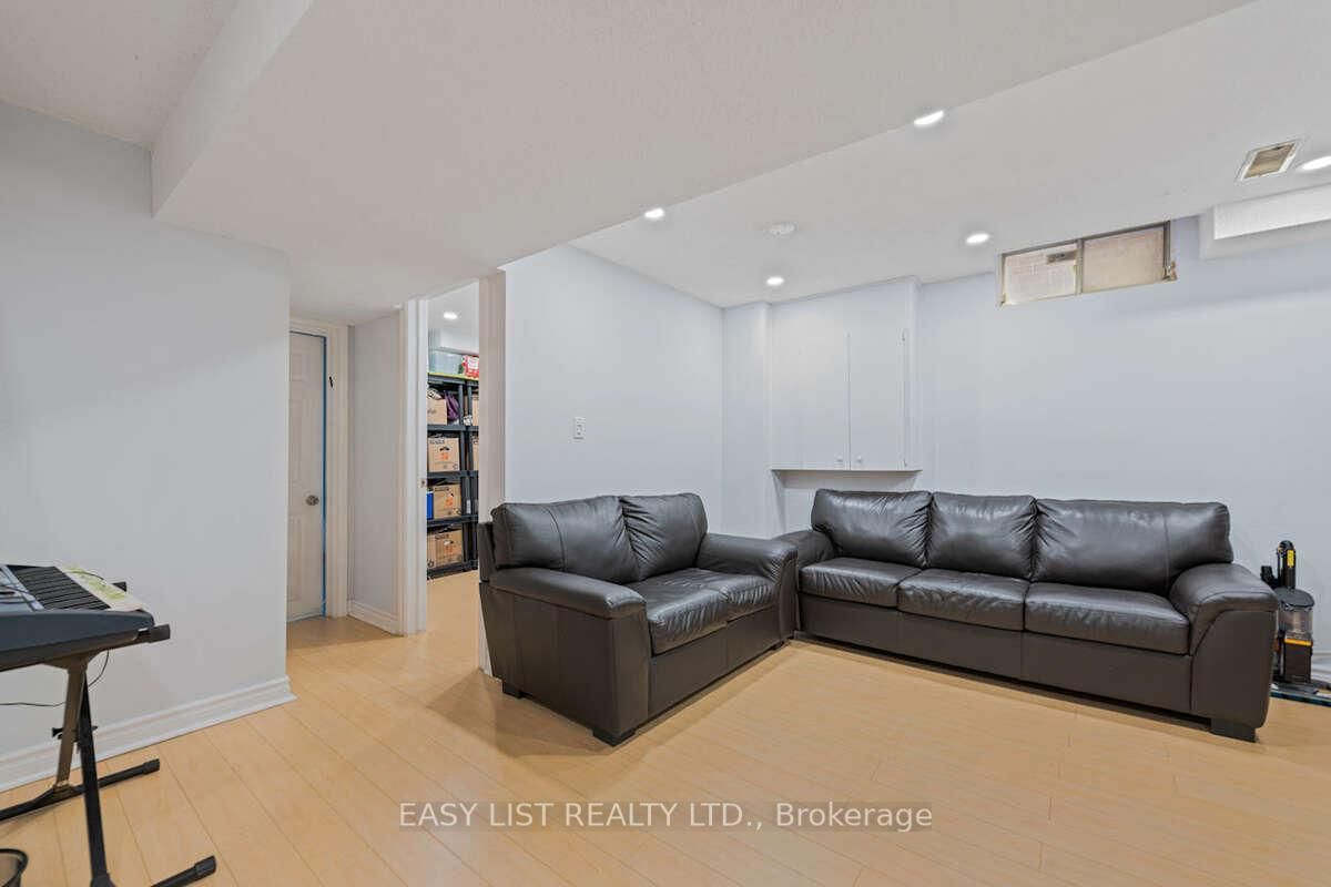 109 Whitney Place • Vaughan, ON photo 16