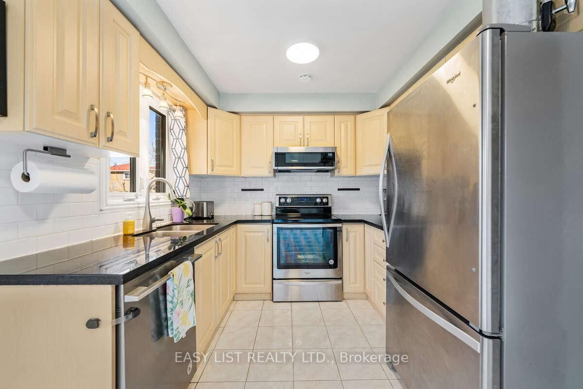 109 Whitney Place • Vaughan, ON photo 8