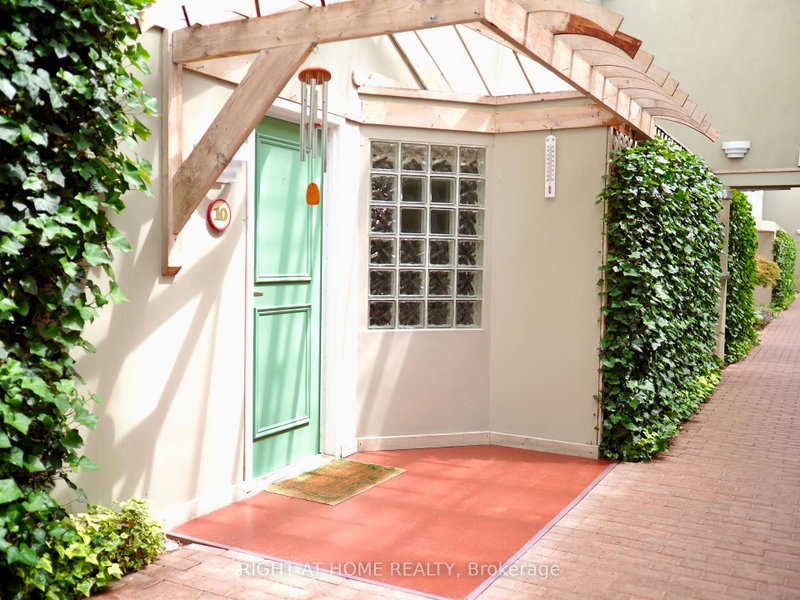 home for lease on 10-77 Mill Street E