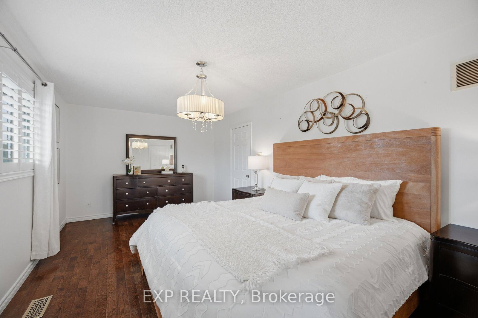 70 Embassy Drive • Vaughan, ON photo 19