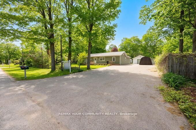 781 Edward Street • Innisfil, ON photo 3
