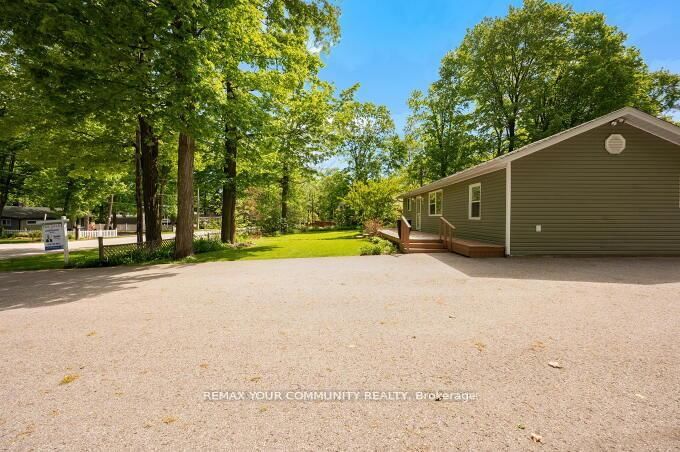 781 Edward Street • Innisfil, ON photo 5