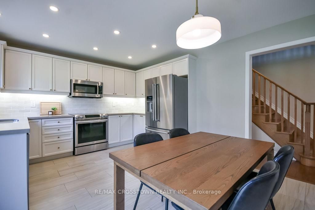 14 Fred Silvester Road • Whitchurch-Stouffville, ON photo 13