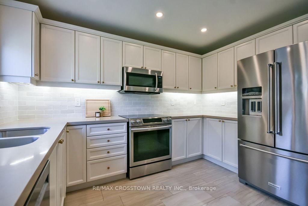 14 Fred Silvester Road • Whitchurch-Stouffville, ON photo 15