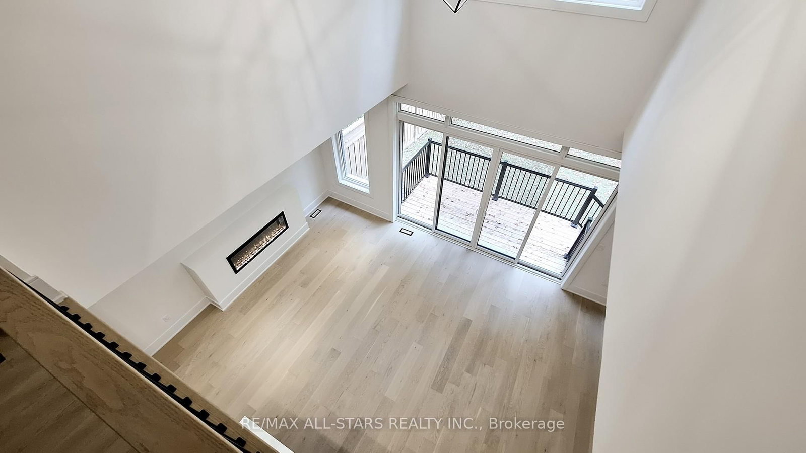 5 Vern Robertson Gate • Uxbridge, ON photo 12