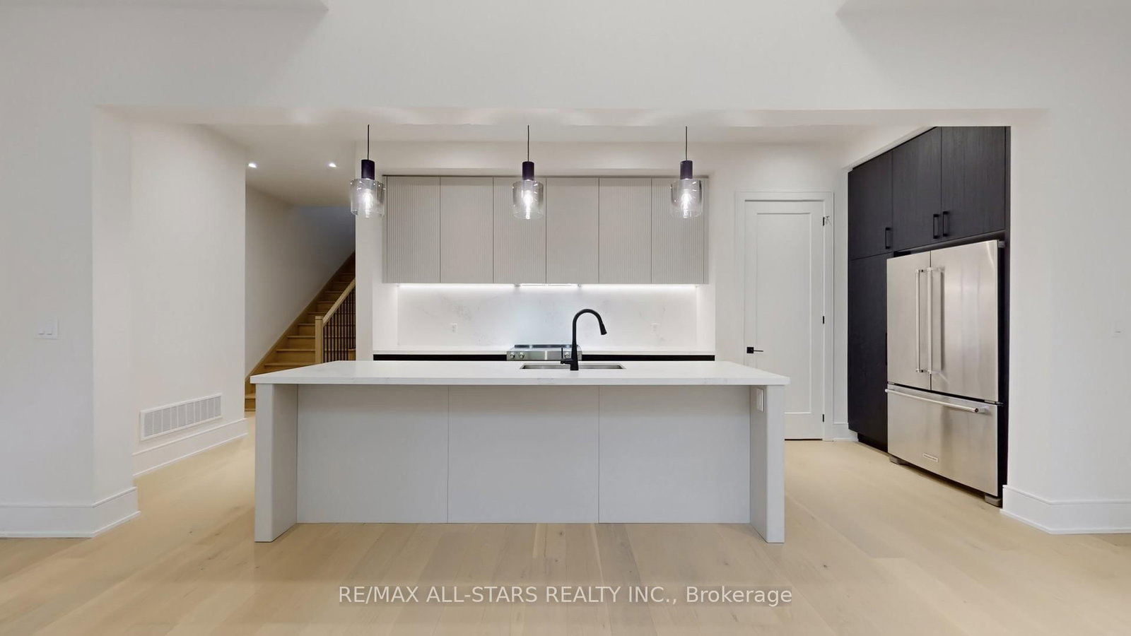 5 Vern Robertson Gate • Uxbridge, ON photo 13