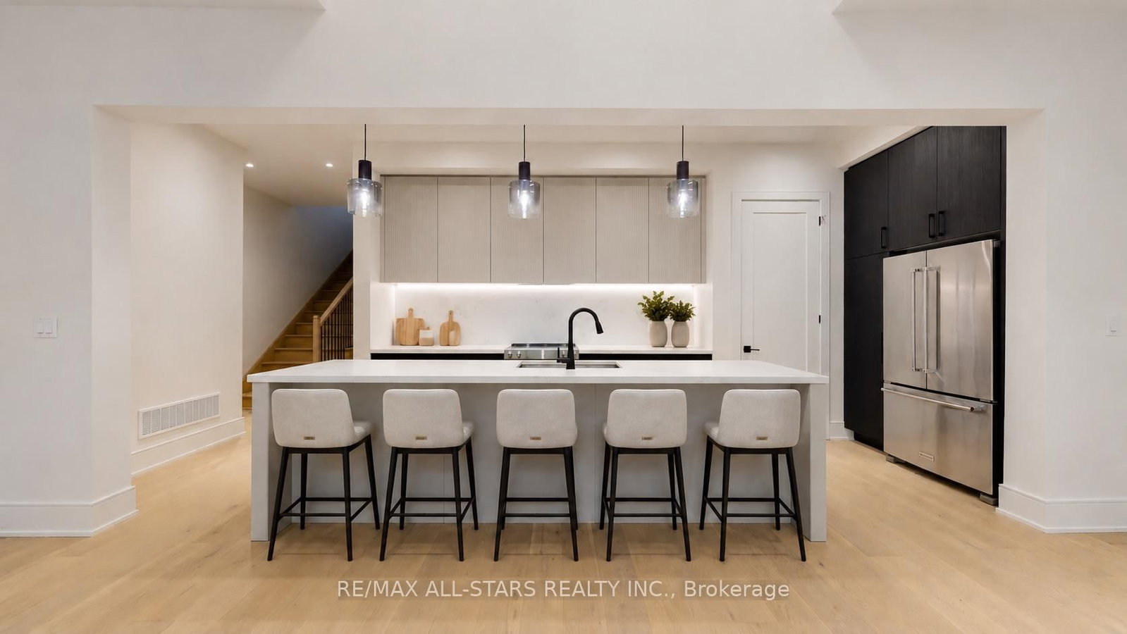 5 Vern Robertson Gate • Uxbridge, ON photo 14