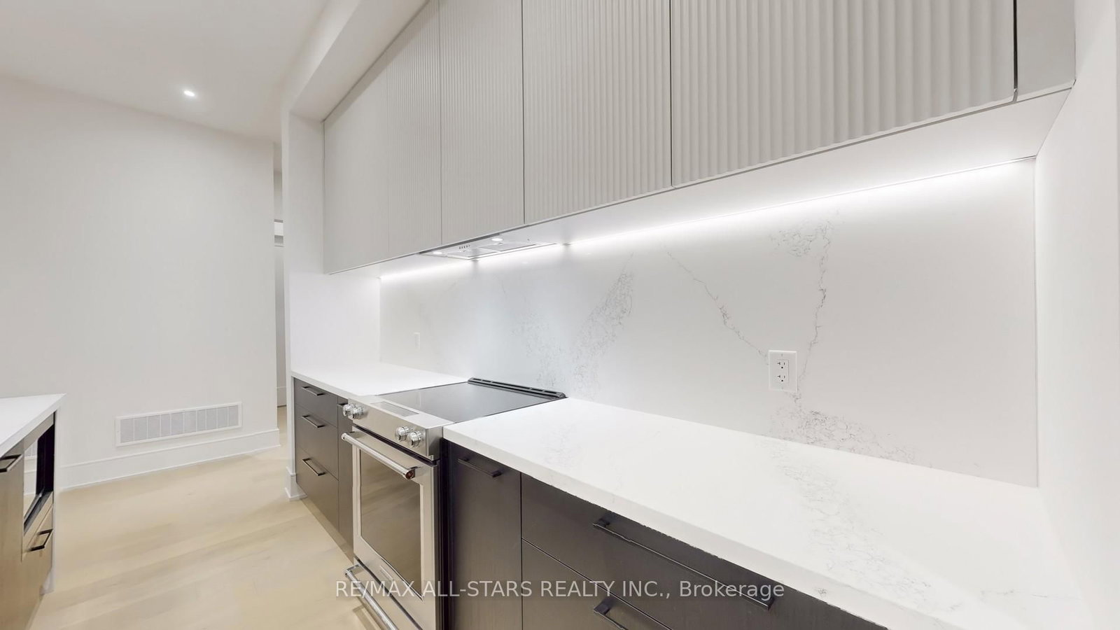 5 Vern Robertson Gate • Uxbridge, ON photo 16