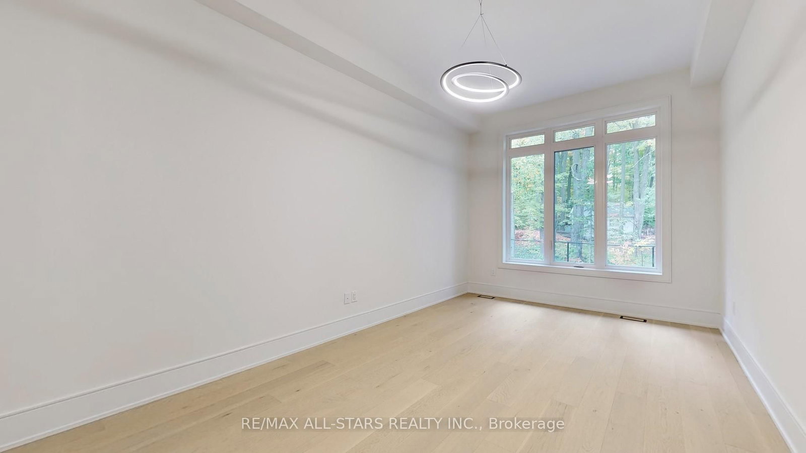 5 Vern Robertson Gate • Uxbridge, ON photo 18