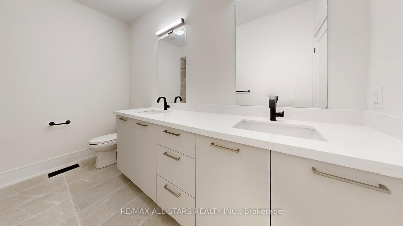 5 Vern Robertson Gate • Uxbridge, ON photo 31