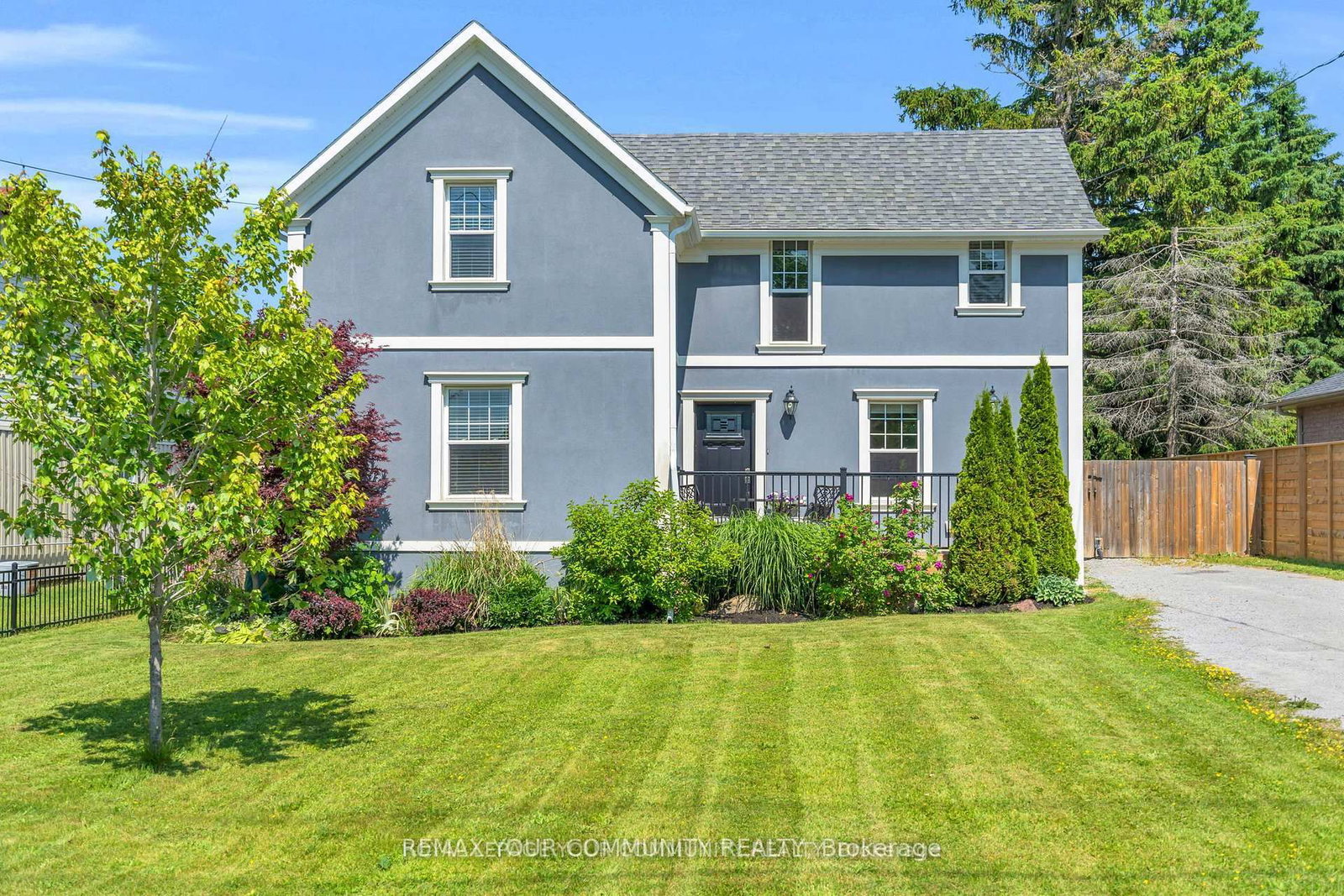 21039 Dalton Road • Georgina, ON photo 2