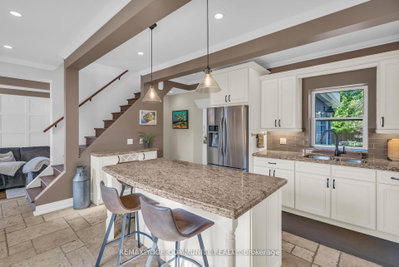 21039 Dalton Road • Georgina, ON photo 8