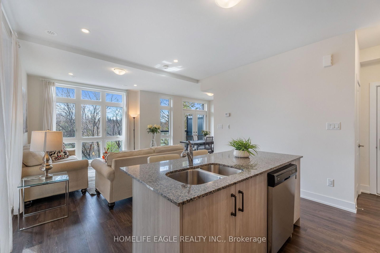 7 Phelps Lane • #16 • Richmond Hill, ON photo 3
