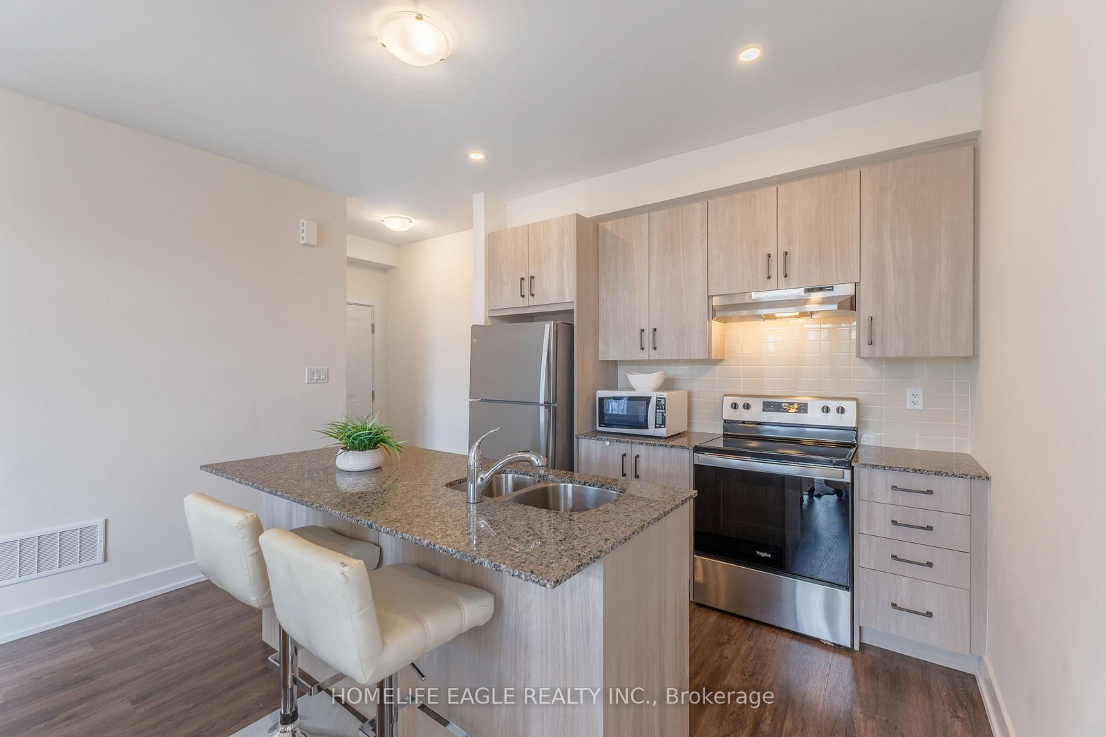 7 Phelps Lane • #16 • Richmond Hill, ON photo 4