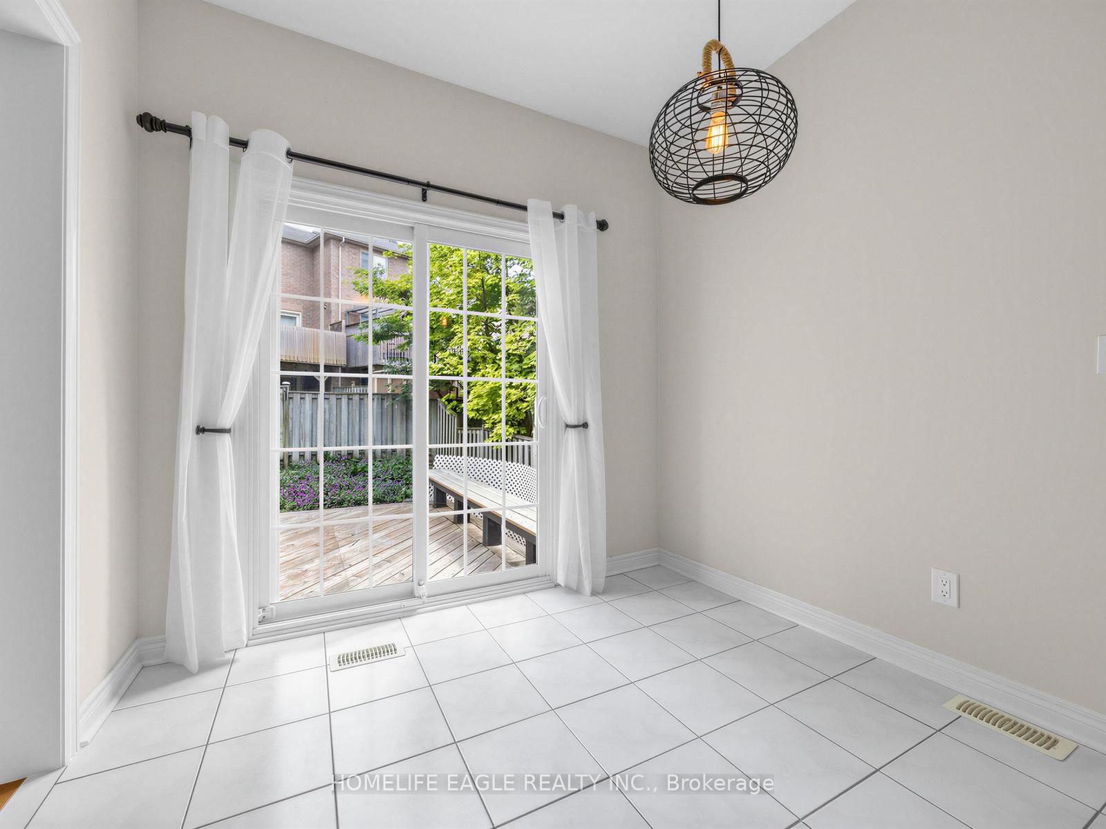 101 Downey Circle • Aurora, ON photo 13